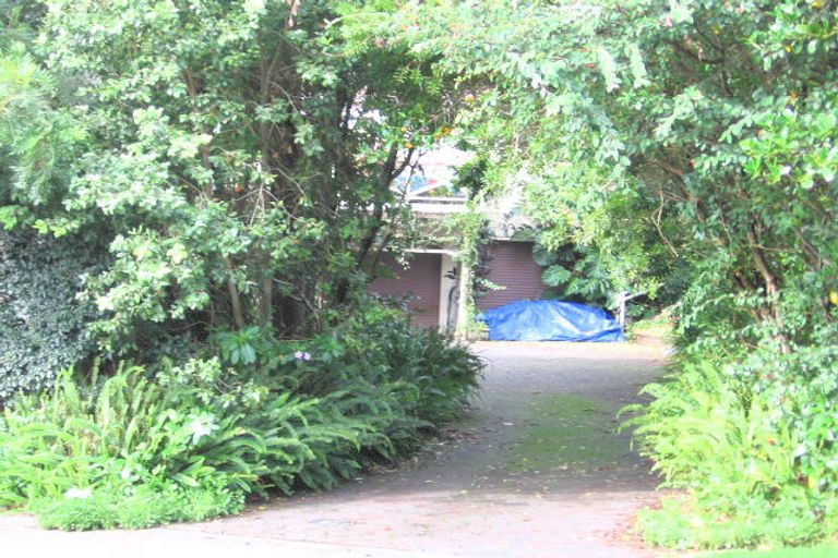 Photo of property in 23 Pohutukawa Avenue, Red Beach, 0932