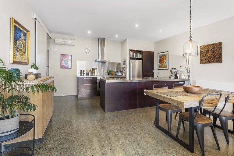 Photo of property in 59u2 Mortimer Terrace, Brooklyn, Wellington, 6021