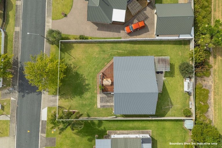 Photo of property in 17 Endeavour Close, Whitianga, 3510