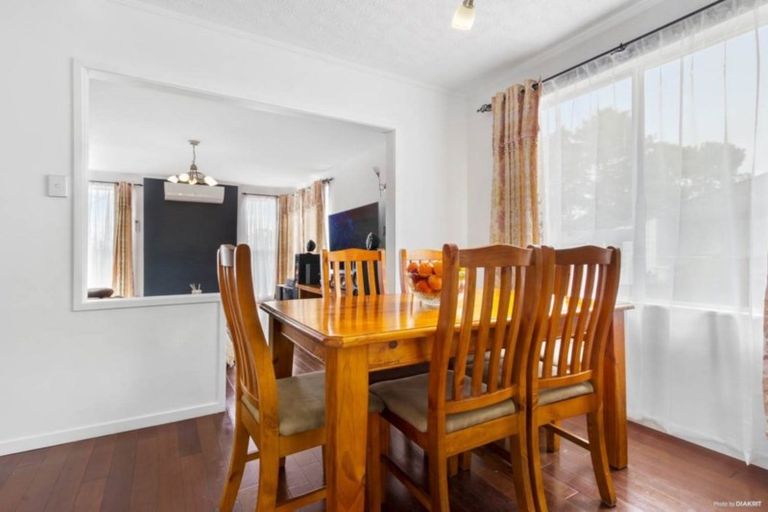 Photo of property in 7 Triangle Road, Massey, Auckland, 0614