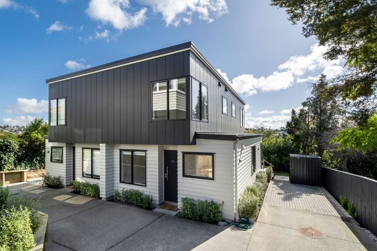 Photo of property in 5c Nea Place, Hillcrest, Auckland, 0627