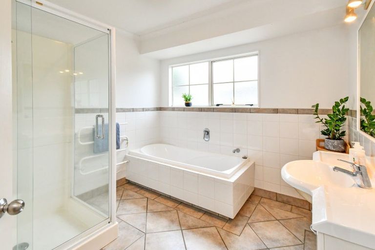 Photo of property in 13 Moss Crescent, Takanini, 2112