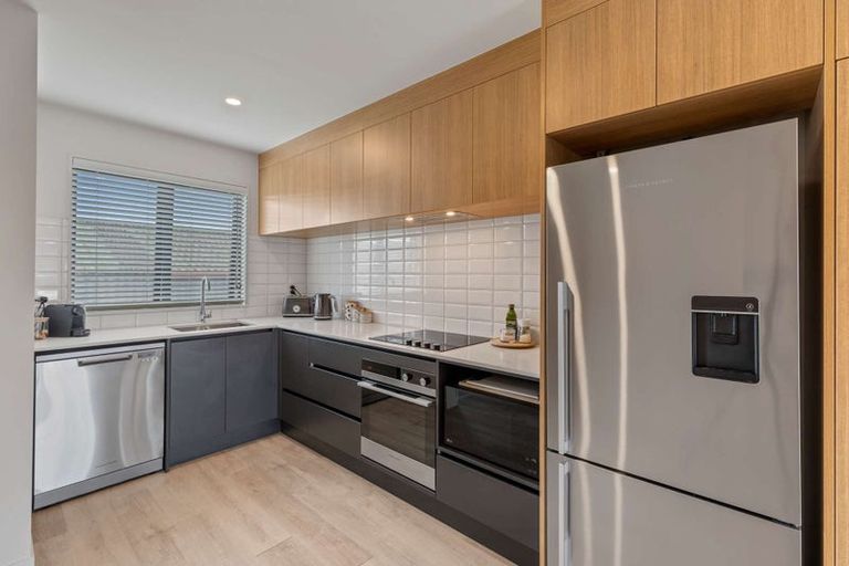 Photo of property in 6 Parenga Lane, Kumeu, 0810