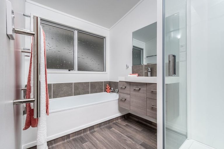 Photo of property in 7 Braemar Terrace, Johnsonville, Wellington, 6037