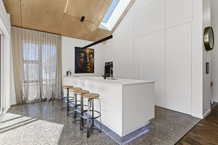 Photo of property in 6 Aubrey Street, New Plymouth, 4310