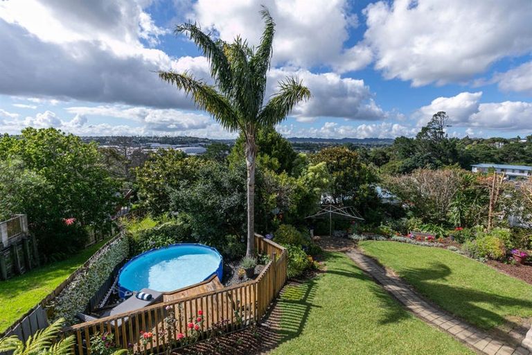 Photo of property in 59 Spence Road, Henderson, Auckland, 0612