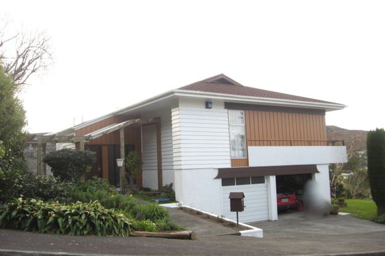 Photo of property in 6 Ridd Crescent, Karori, Wellington, 6012