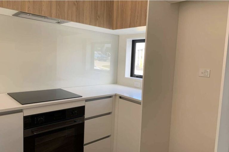 Photo of property in 24 Hoopers Road, Glen Eden, Auckland, 0602