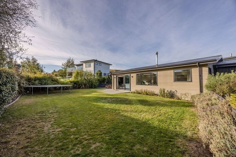 Photo of property in 3 Kirimoko Crescent, Wanaka, 9305