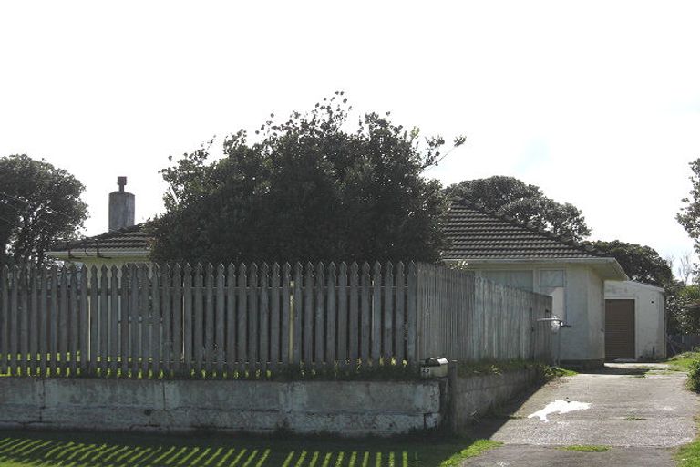 Photo of property in 62 Matai Street, Castlecliff, Whanganui, 4501