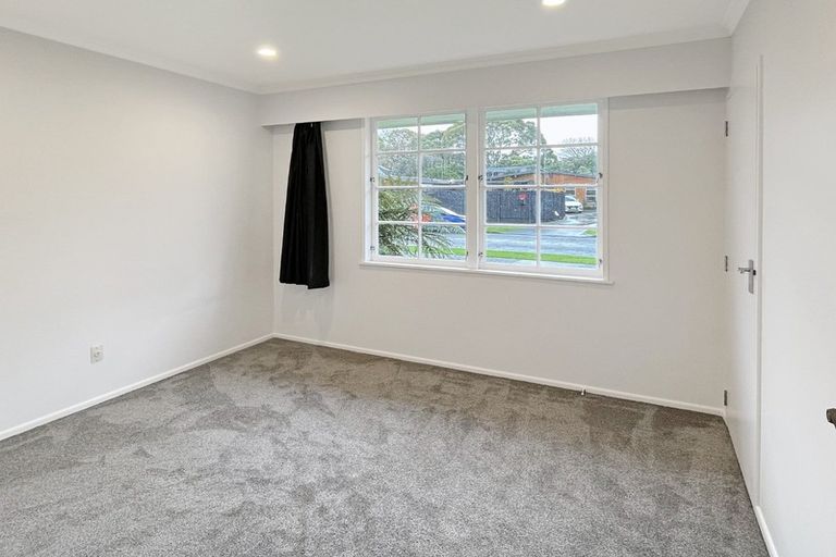 Photo of property in 1 Rakino Place, Awapuni, Palmerston North, 4412