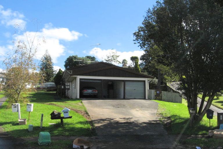 Photo of property in 2/26 Okareka Place, Pakuranga Heights, Auckland, 2010