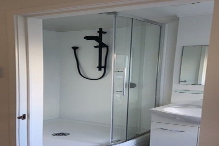 Photo of property in 8 Acacia Road, Torbay, Auckland, 0632