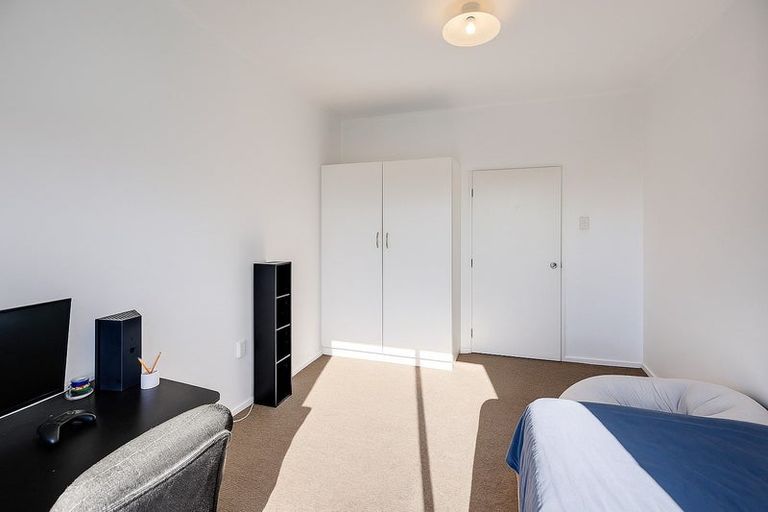 Photo of property in 2 Avondale Road, Taradale, Napier, 4112