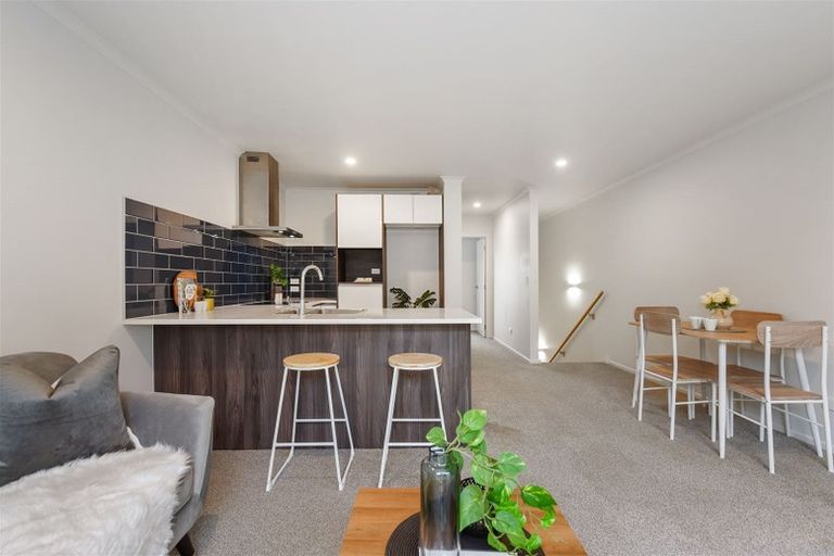 Photo of property in 12u4 Scotland Place, Hillcrest, Hamilton, 3216