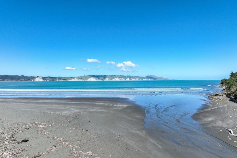 Photo of property in 5 Kereru Place, Mahia, 4198