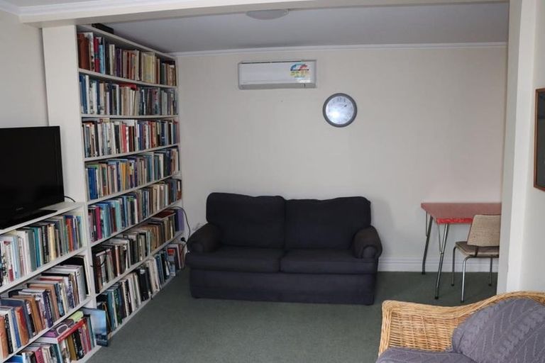 Photo of property in 36 Hargreaves Street, Mount Cook, Wellington, 6021