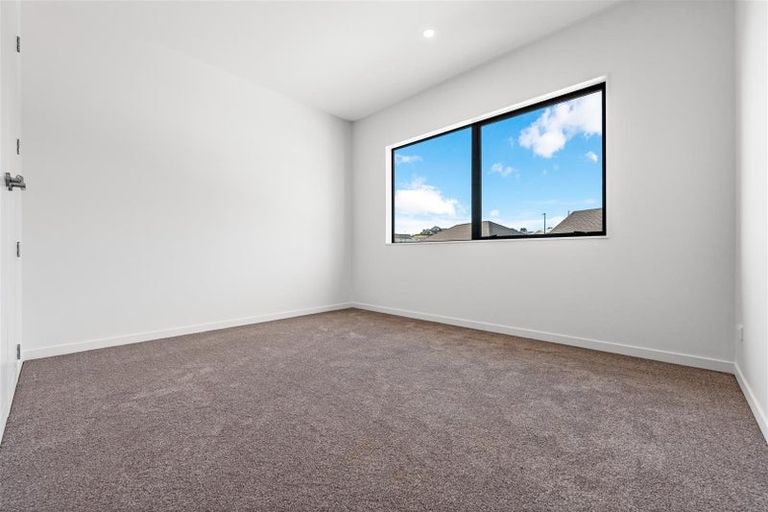 Photo of property in 48 Whakairo Crescent, Gulf Harbour, Whangaparaoa, 0930