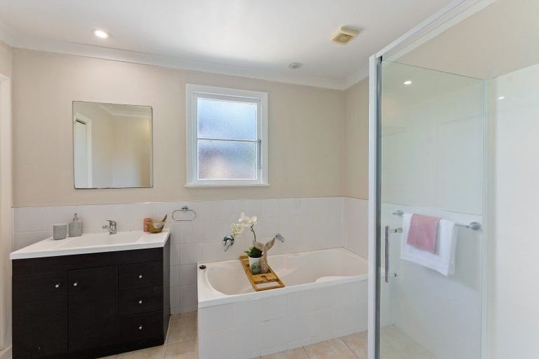 Photo of property in 41a Tiromoana Road, Raumati South, Paraparaumu, 5032