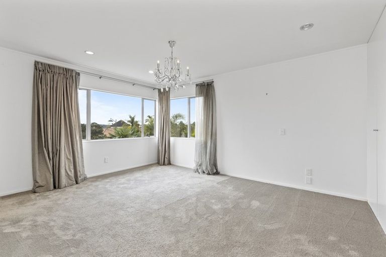 Photo of property in 38 Kittiwake Drive, Schnapper Rock, Auckland, 0632