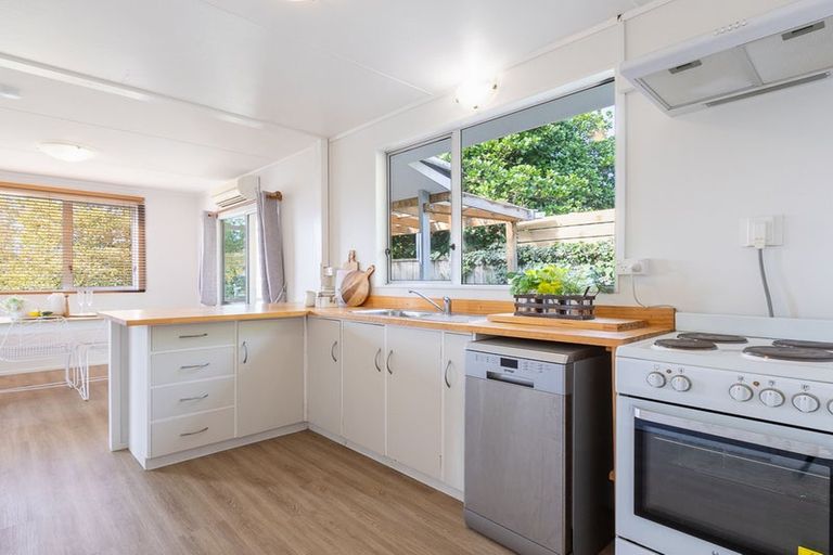 Photo of property in 11 Kanawa Street, Waikanae, 5036