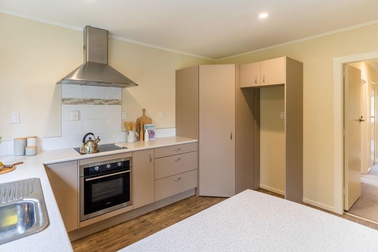 Photo of property in 8 Leybourne Avenue, Waikanae, 5036