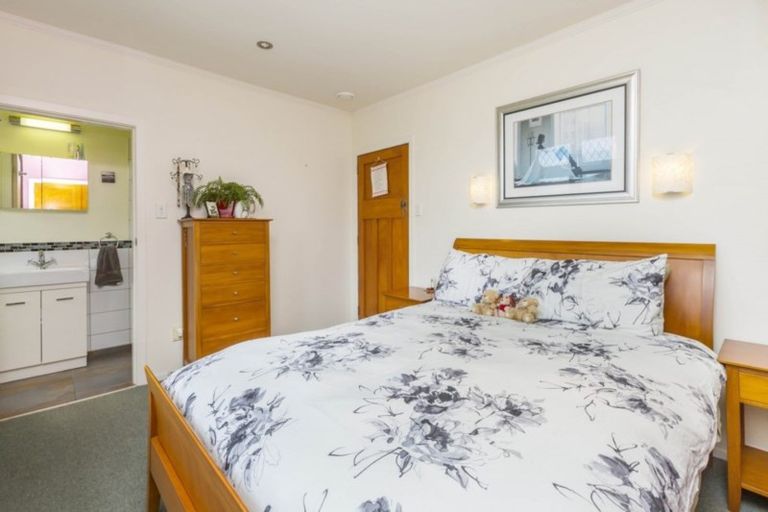 Photo of property in 16 Phar Lap Grove, Trentham, Upper Hutt, 5018