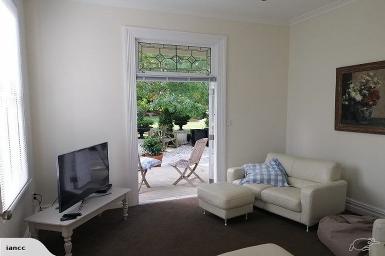 Photo of property in 11b Mays Street, Devonport, Auckland, 0624