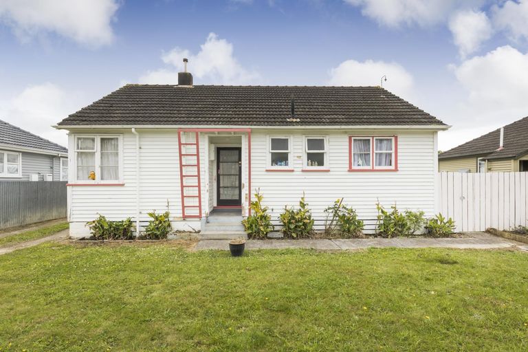 Photo of property in 14 Humber Street, Roslyn, Palmerston North, 4414