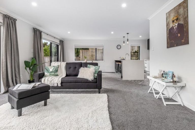 Photo of property in 1a Te Reinga View, Tawa, Wellington, 5028