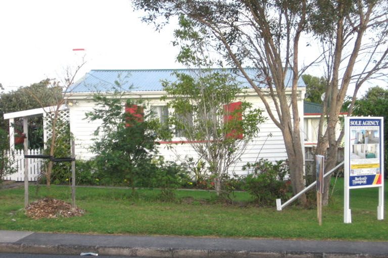 Photo of property in 49a Roberts Road, Te Atatu South, Auckland, 0610