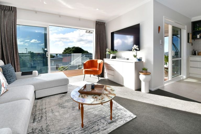 Photo of property in 36 Manhattan Rise, Orewa, 0931