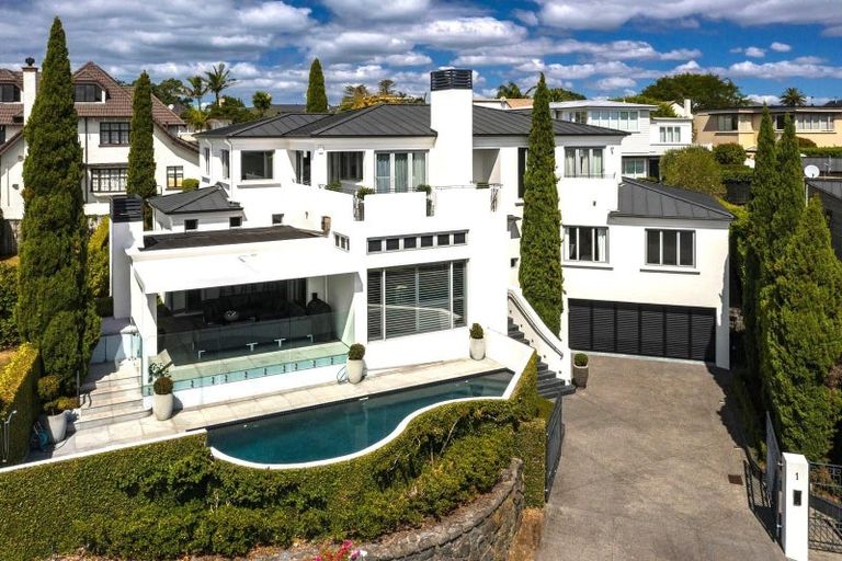 Photo of property in 1 Arthur Crescent, Hauraki, Auckland, 0622