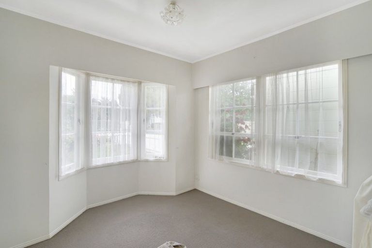 Photo of property in 1/2 Onslow Road, Papakura, 2110
