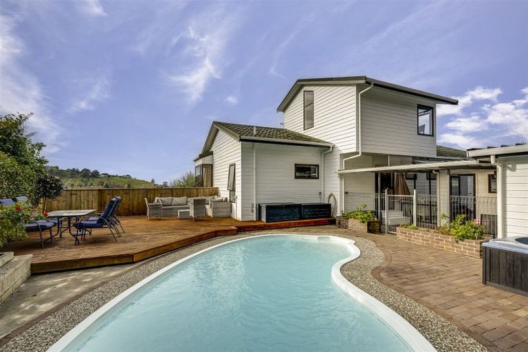 Photo of property in 55 Churchill Drive, Taradale, Napier, 4112