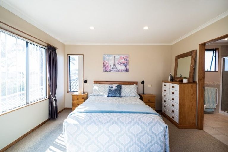 Photo of property in 17 Madeleine Terrace, Papamoa Beach, Papamoa, 3118