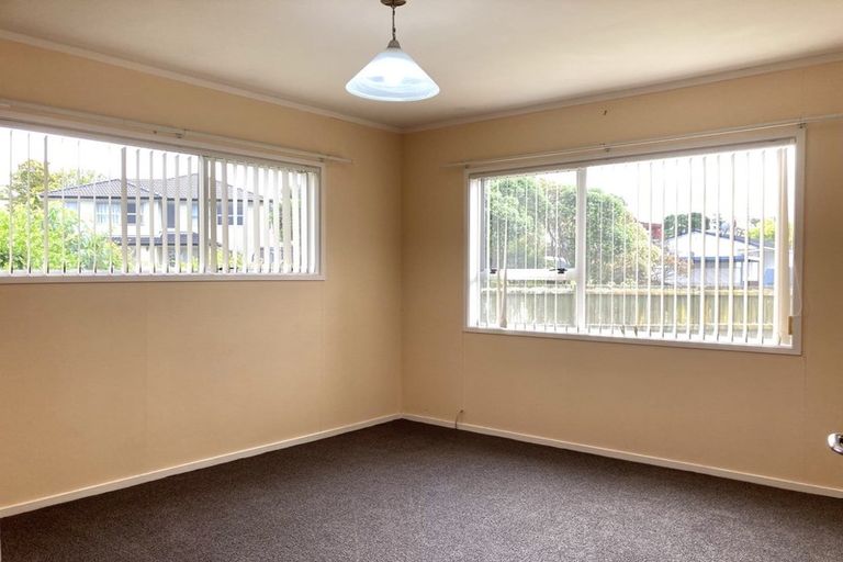 Photo of property in 67 Nui Mana Place, Te Atatu South, Auckland, 0610