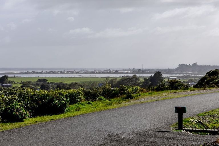 Photo of property in 37 Takutai Terrace, Ruatapu, 7883