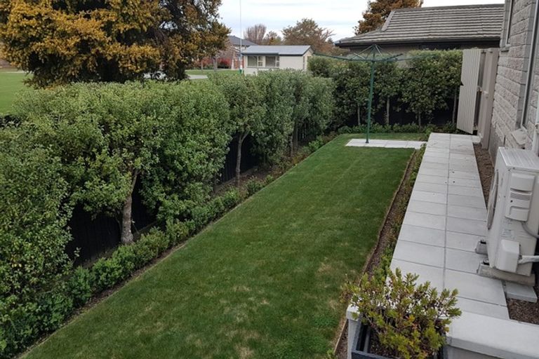 Photo of property in 14 Omega Place, Casebrook, Christchurch, 8051