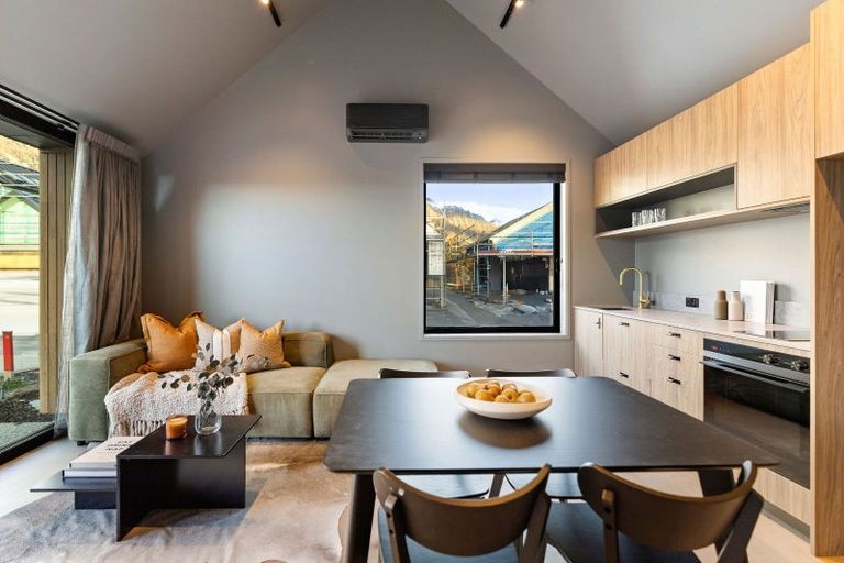 Photo of property in 18 Taurus Lane, Jacks Point, 9371