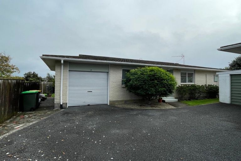 Photo of property in 4/50 Paynters Avenue, Strandon, New Plymouth, 4312