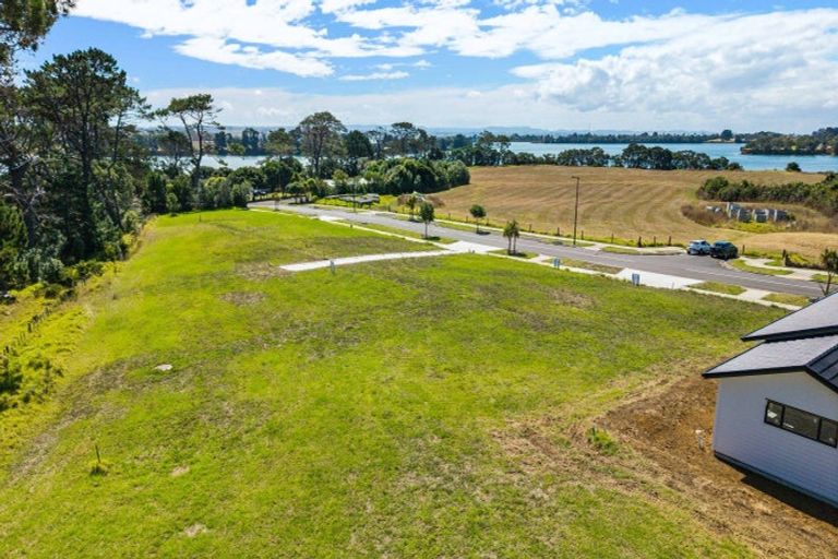 Photo of property in 4d Mclarin Road, Glenbrook, 2681