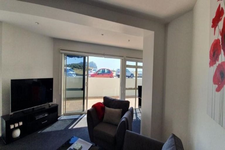 Photo of property in 45 Marine Parade, Mount Maunganui, 3116