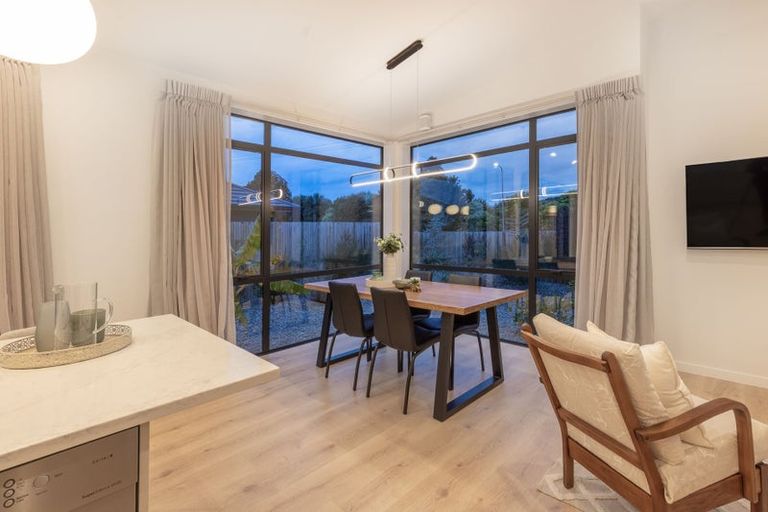 Photo of property in 15 Kaiwaru Place, Waikanae, 5036