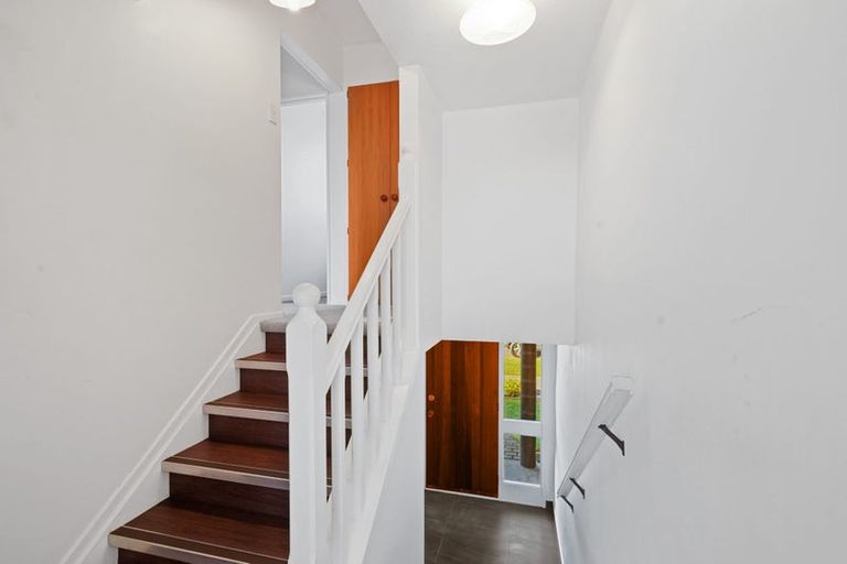 Photo of property in 2/15 Lowry Avenue, Redwood, Christchurch, 8051