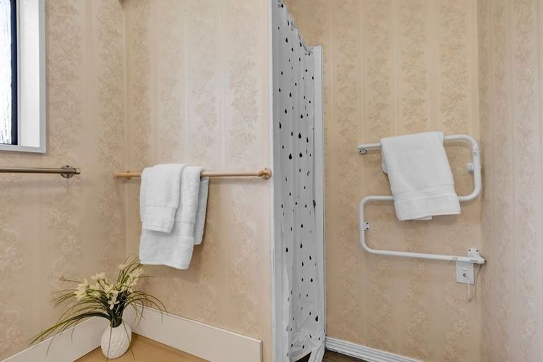 Photo of property in 28c Tukapa Street, Westown, New Plymouth, 4310