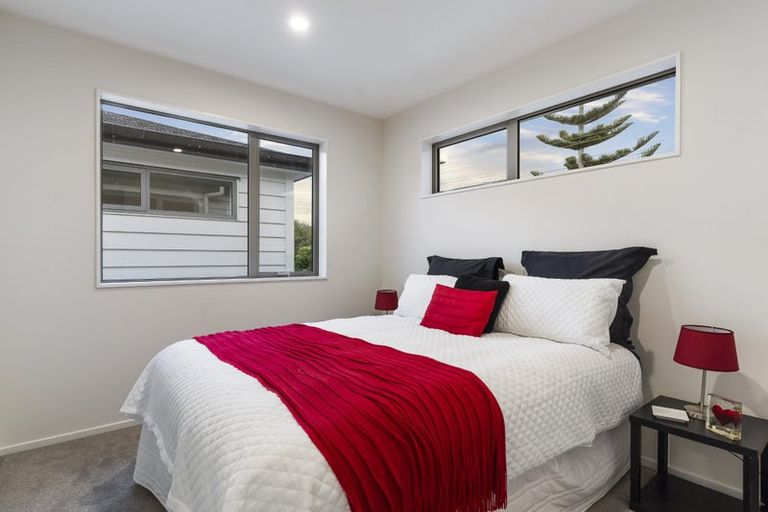 Photo of property in 1d Stottholm Road, Titirangi, Auckland, 0604