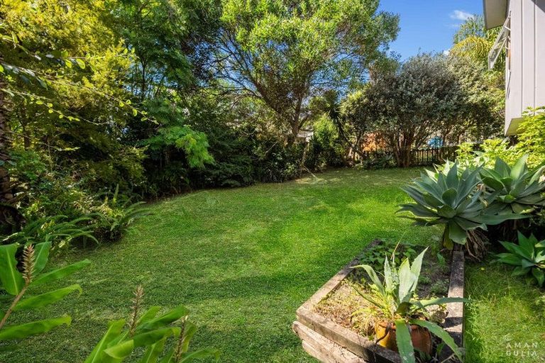 Photo of property in 3 Kathleen Street, Totara Vale, Auckland, 0627