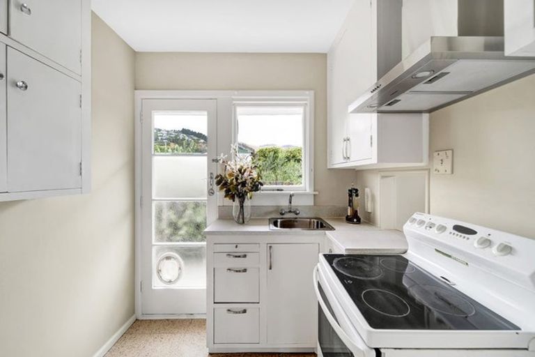 Photo of property in 23 Landsdowne Terrace, Cashmere, Christchurch, 8022