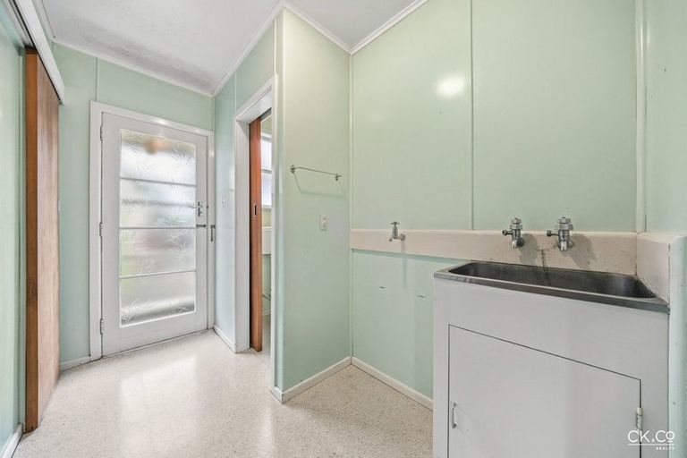 Photo of property in 2/49 Garden Road, Avalon, Lower Hutt, 5011
